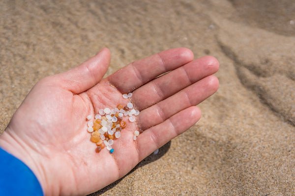 How to Avoid Microplastics in your Cosmetics